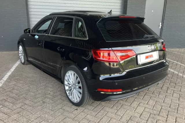 Audi A3 (2015) thumbnail 5