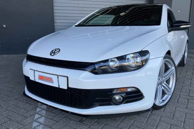 Volkswagen Scirocco (2009) thumbnail 4