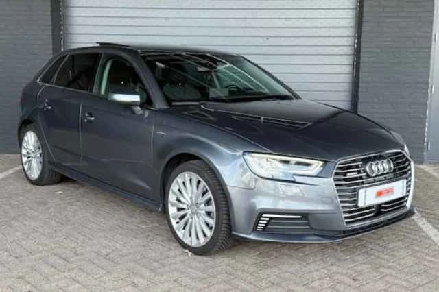Audi A3 (2016) thumbnail 2