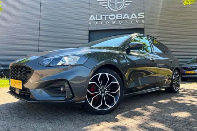 Ford Focus (2021) thumbnail 1