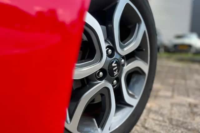 Kia Picanto (2017) thumbnail 2