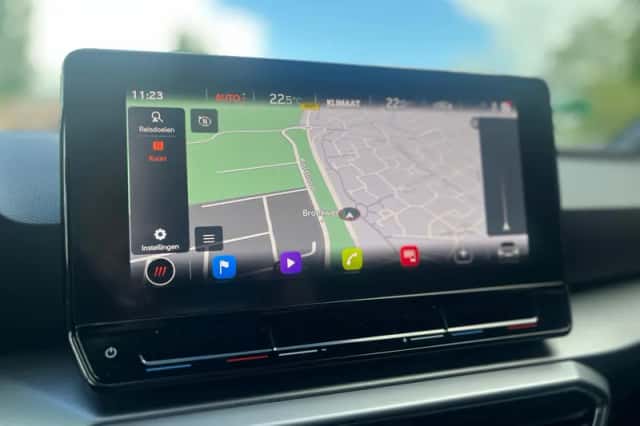 SEAT Leon (2020) thumbnail 3