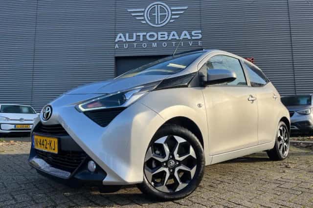 Toyota Aygo (2022) thumbnail 1