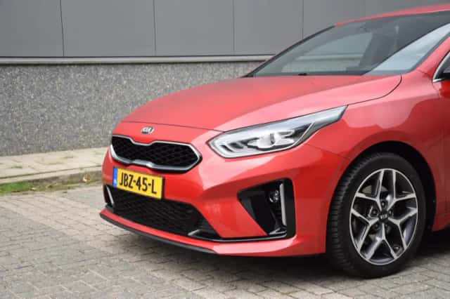Kia Proceed (2019) thumbnail 3