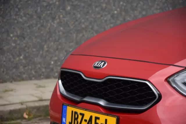 Kia Proceed (2019) thumbnail 4