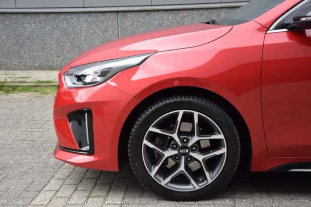 Kia Proceed (2019) thumbnail 5