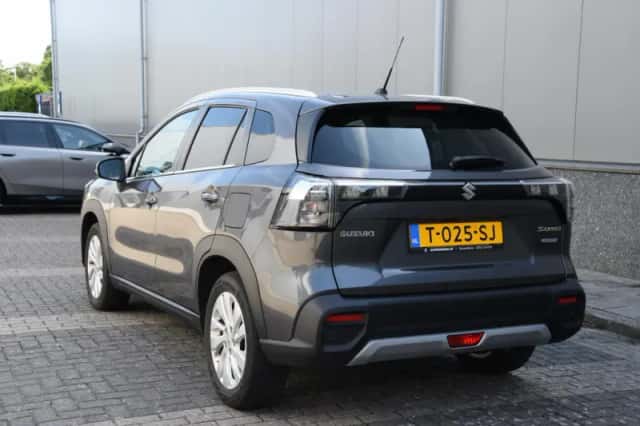 Suzuki S-Cross (2023) thumbnail 6