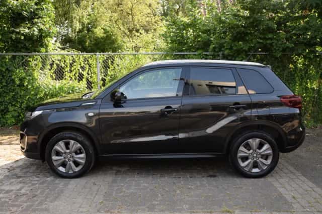 Suzuki Vitara (2023) thumbnail 5