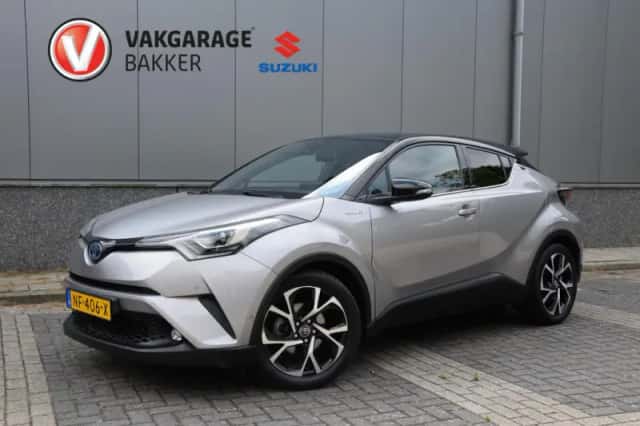 Toyota C-HR (2017) thumbnail 1