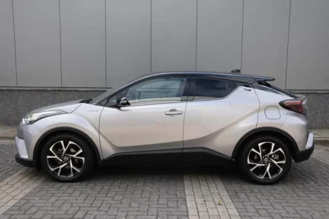 Toyota C-HR (2017) thumbnail 5