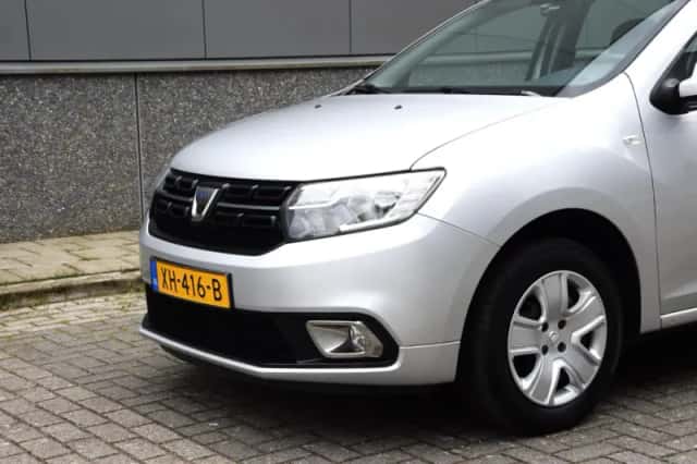Dacia Sandero (2018) thumbnail 3