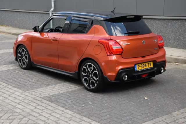 Suzuki Swift (2022) thumbnail 2