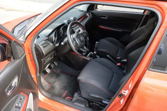 Suzuki Swift (2022) thumbnail 6