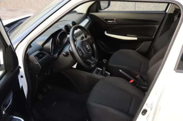 Suzuki Swift (2017) thumbnail 3
