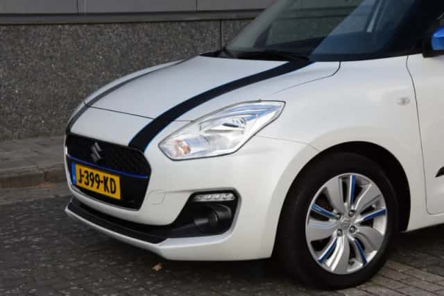 Suzuki Swift (2017) thumbnail 3