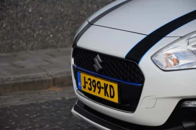 Suzuki Swift (2017) thumbnail 4