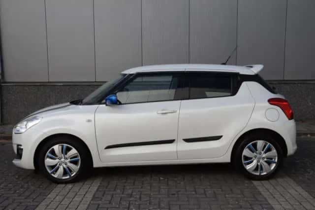 Suzuki Swift (2017) thumbnail 5