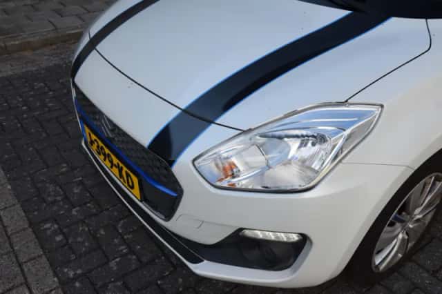 Suzuki Swift (2017) thumbnail 5