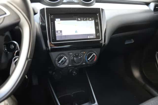 Suzuki Swift (2017) thumbnail 6