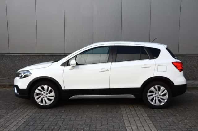 Suzuki S-Cross (2018) thumbnail 3