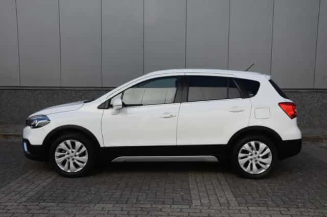 Suzuki S-Cross (2018) thumbnail 5