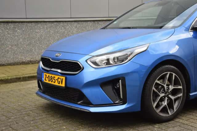 Kia Ceed (2021) thumbnail 3