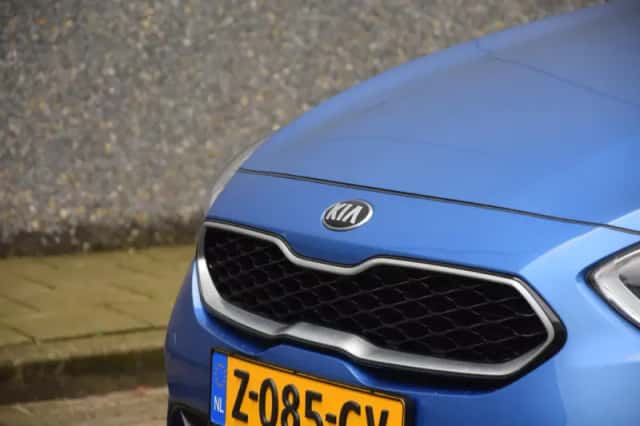 Kia Ceed (2021) thumbnail 4