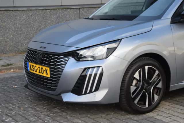 Peugeot 208 (2024) thumbnail 3