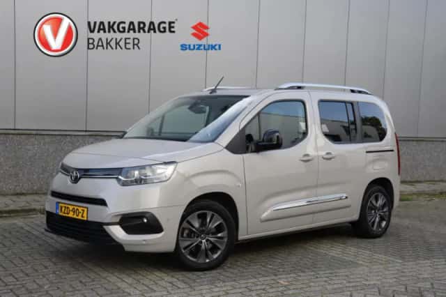Toyota ProAce City Verso (2022) thumbnail 1