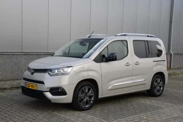 Toyota ProAce City Verso (2022) thumbnail 2