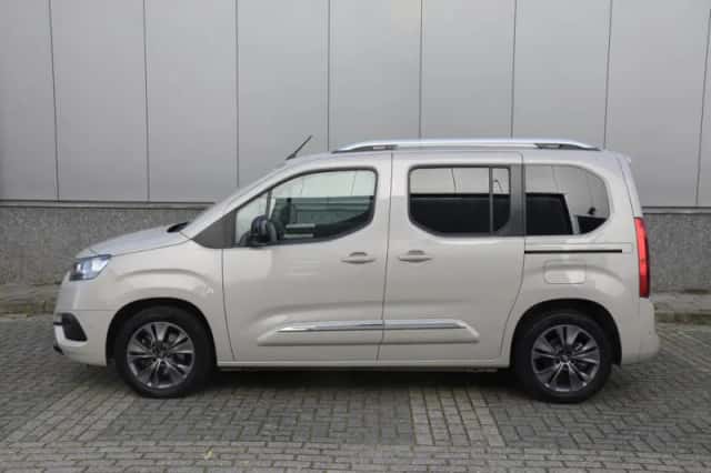 Toyota ProAce City Verso (2022) thumbnail 5