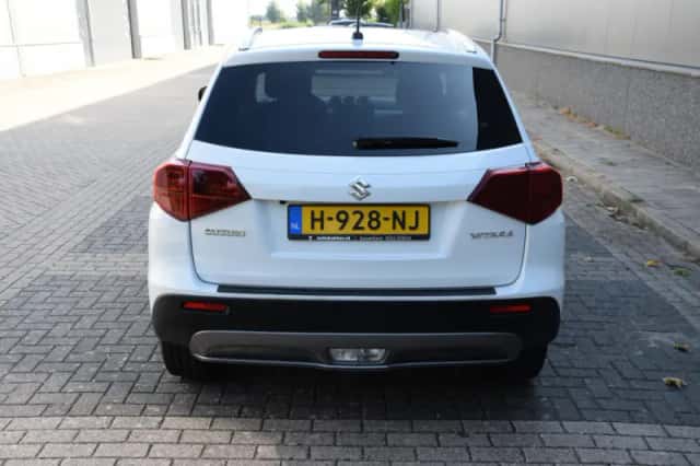 Suzuki Vitara (2019) thumbnail 4