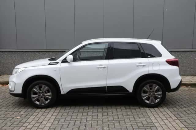 Suzuki Vitara (2019) thumbnail 5