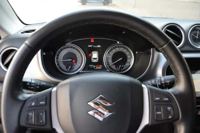 Suzuki Vitara (2019) thumbnail 5