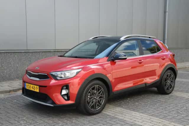 Kia Stonic (2020) thumbnail 2