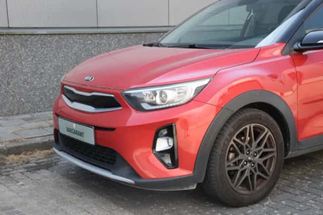 Kia Stonic (2020) thumbnail 3