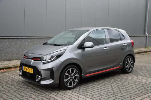 Kia Picanto (2023) thumbnail 2