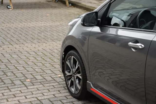 Kia Picanto (2023) thumbnail 6