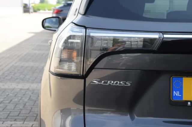Suzuki S-Cross (2026) thumbnail 6