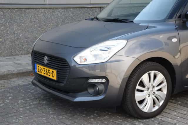 Suzuki Swift (2019) thumbnail 3
