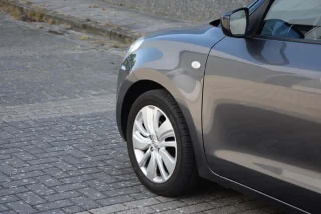 Suzuki Swift (2019) thumbnail 5