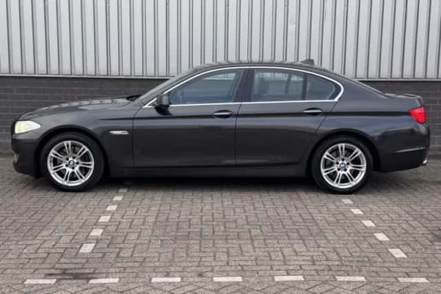 BMW 5-Serie (2010) thumbnail 2