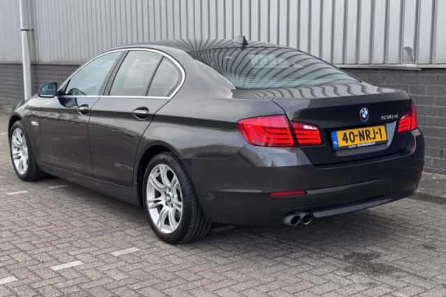 BMW 5-Serie (2010) thumbnail 3