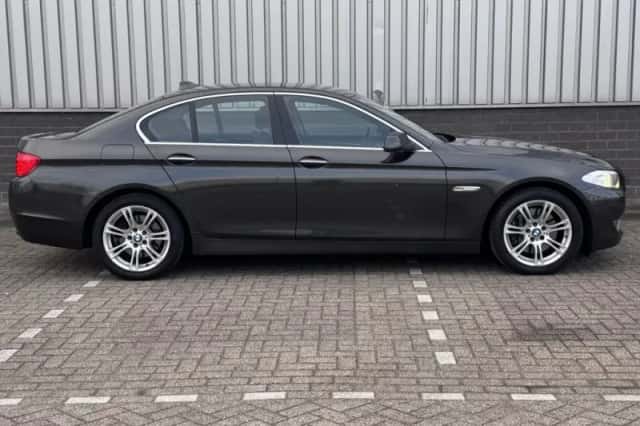 BMW 5-Serie (2010) thumbnail 6