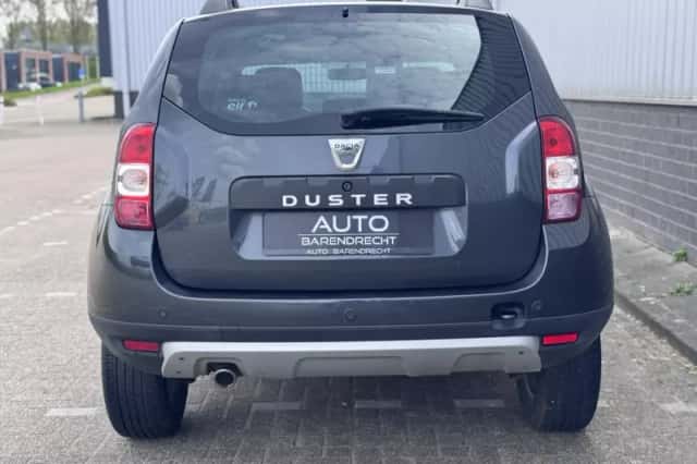 Dacia Duster (2015) thumbnail 4