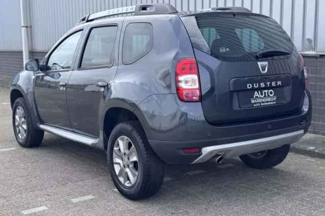 Dacia Duster (2015) thumbnail 5