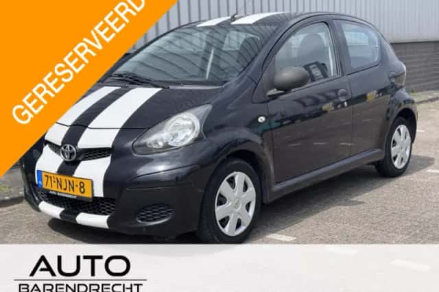 Toyota Aygo (2010) thumbnail 1