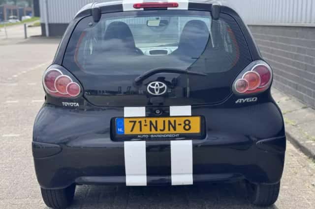 Toyota Aygo (2010) thumbnail 4