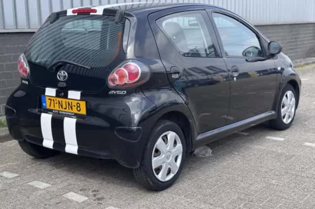 Toyota Aygo (2010) thumbnail 5