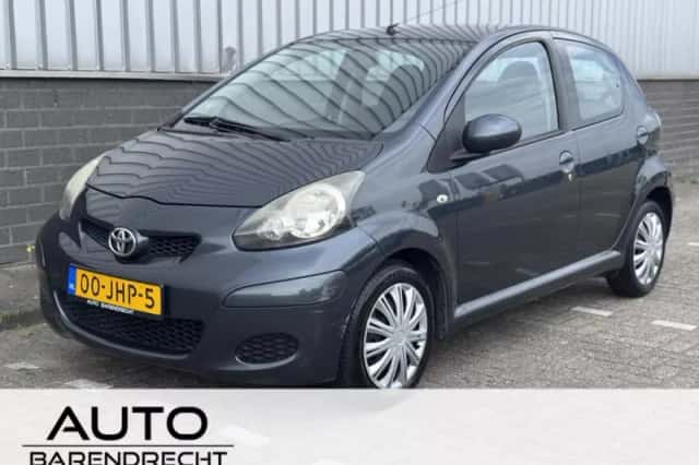 Toyota Aygo (2009) thumbnail 1